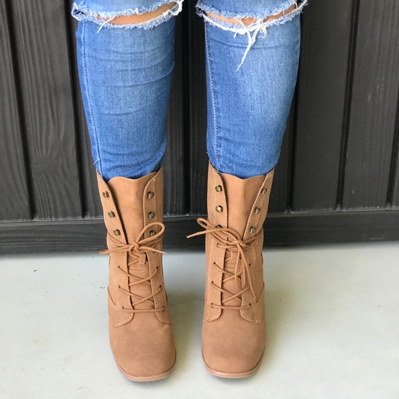 NIB Tan Block Heel Lace-Up Combat Motto Bootie - Picture 2 of 8